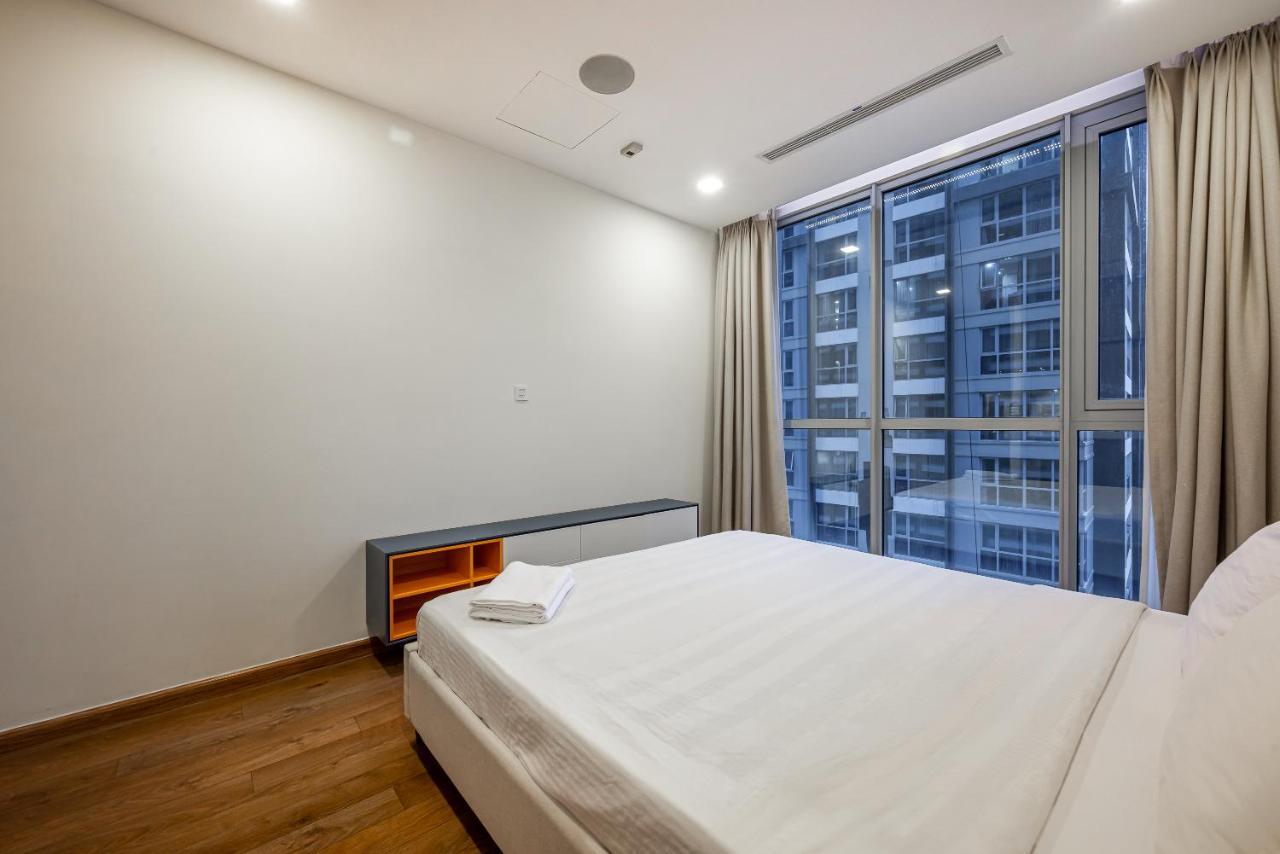 Khách sạn hẻo lánh Vinhomes Serviced Yingstay New