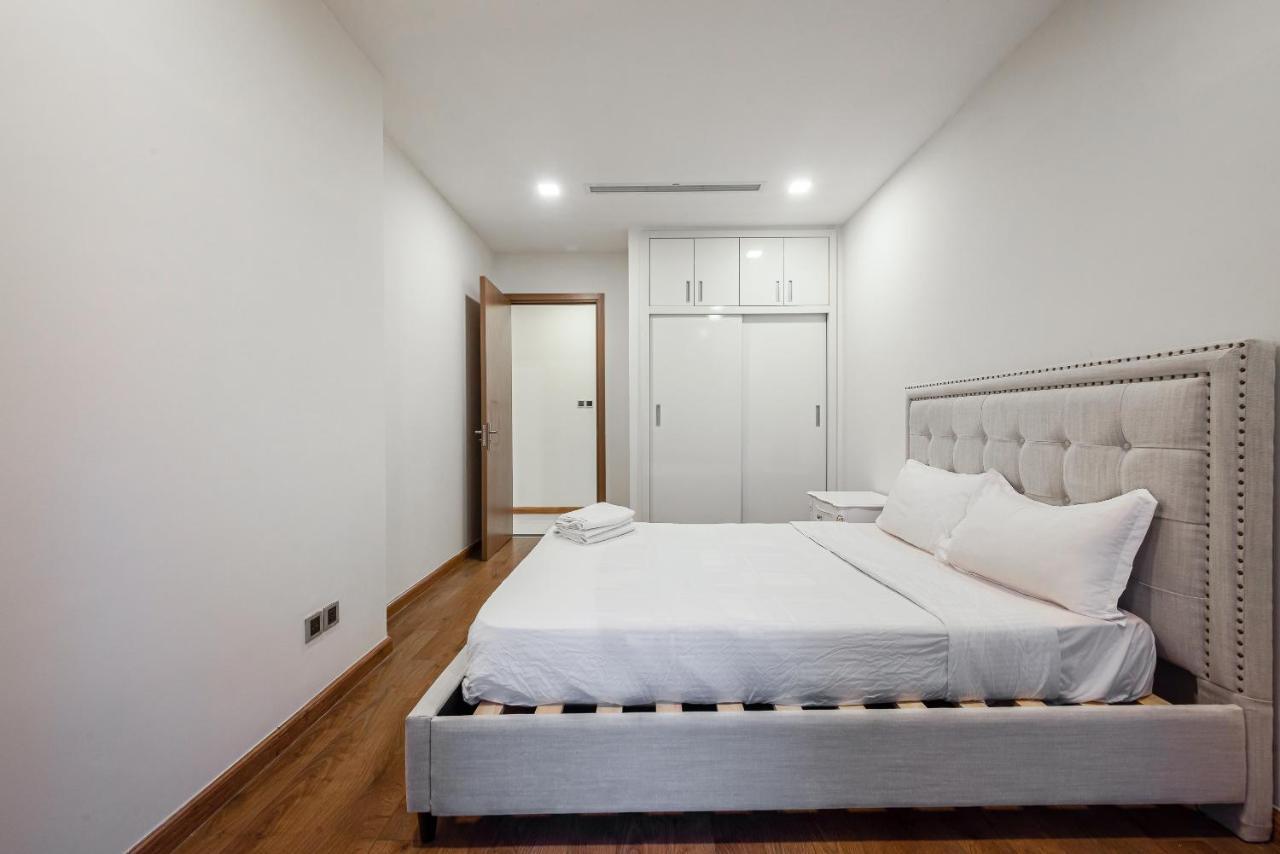Khách sạn hẻo lánh Vinhomes Serviced Yingstay New