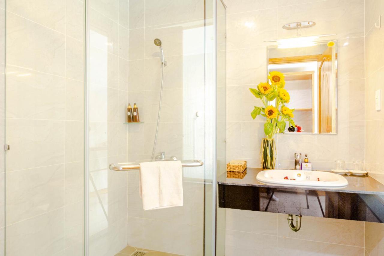 Sunshine Luxury Khách sạn TP. Hồ Chí Minh