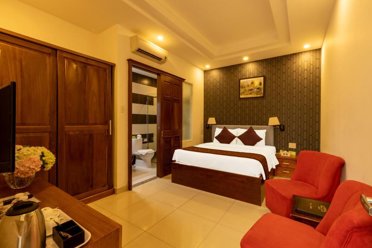 Airport Saigon - Gan Am Thuc Dem Cho Pham Hotel