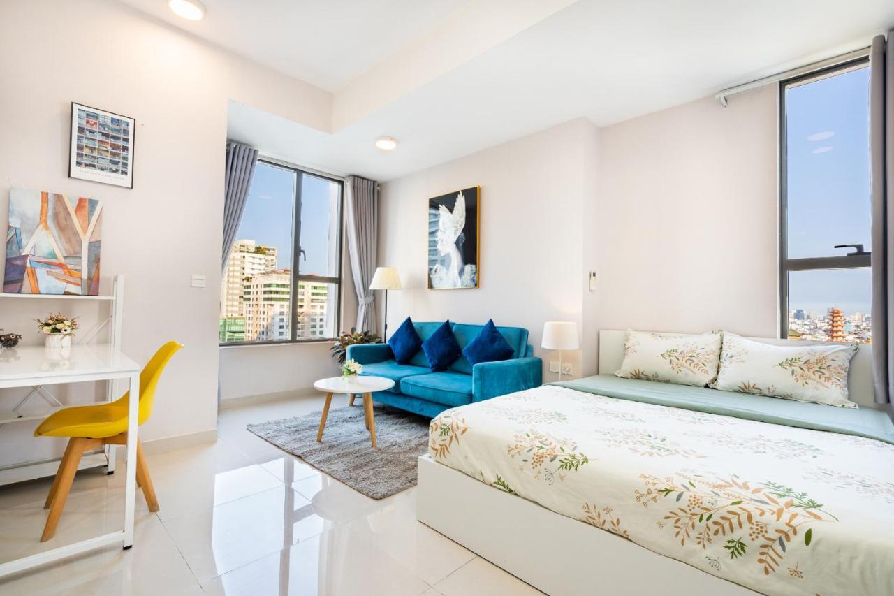 Apartment Infinity Pool Signature - Saigon Rivergate Ho Chi Minh City