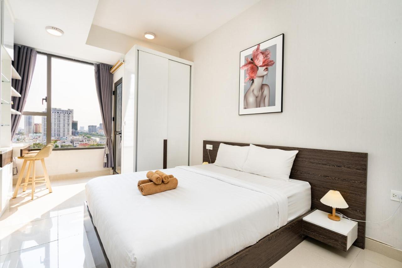 Infinity Pool Signature - Saigon Rivergate Apartment Ho Chi Minh City