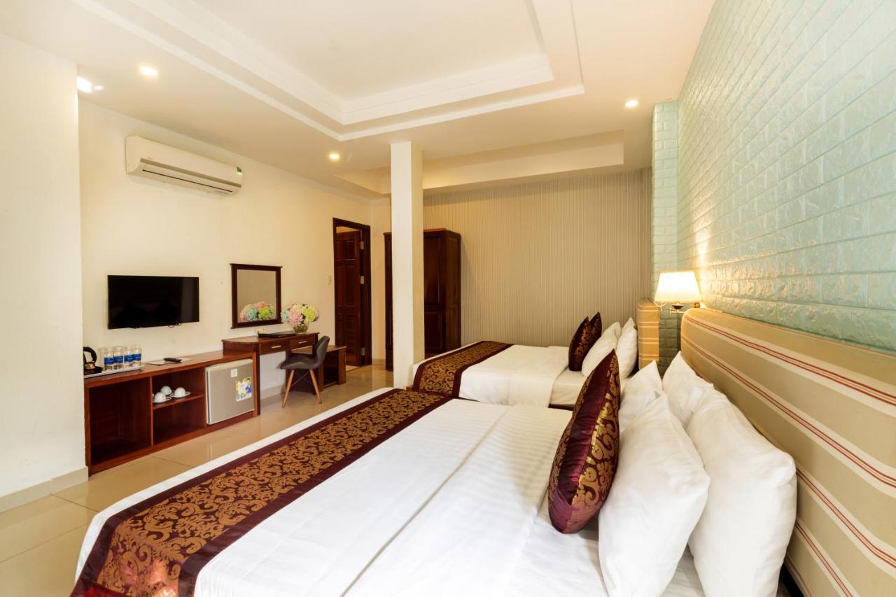 Airport Saigon - Gan Am Thuc Dem Cho Pham Ho Chi Minh City