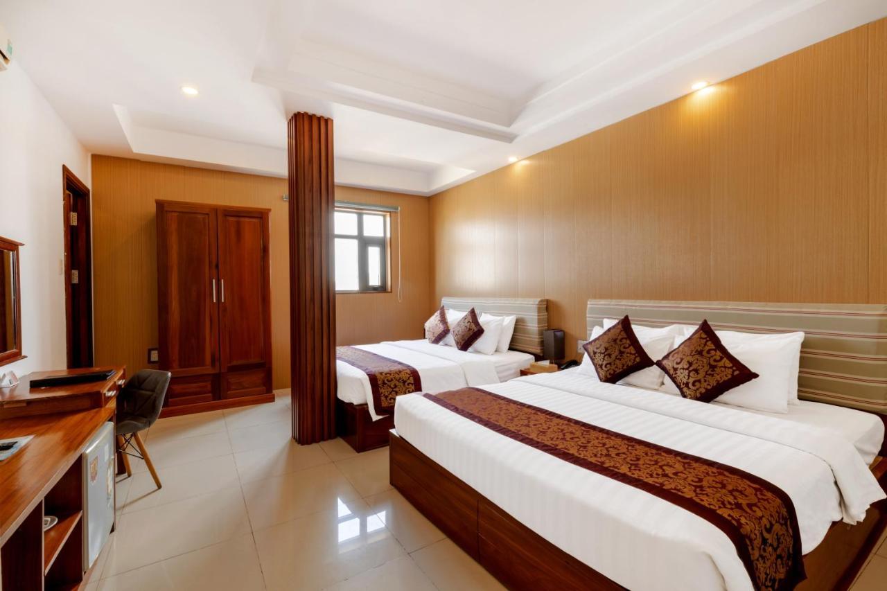 Airport Saigon - Gan Am Thuc Dem Cho Pham Bandar Ho Chi Minh
