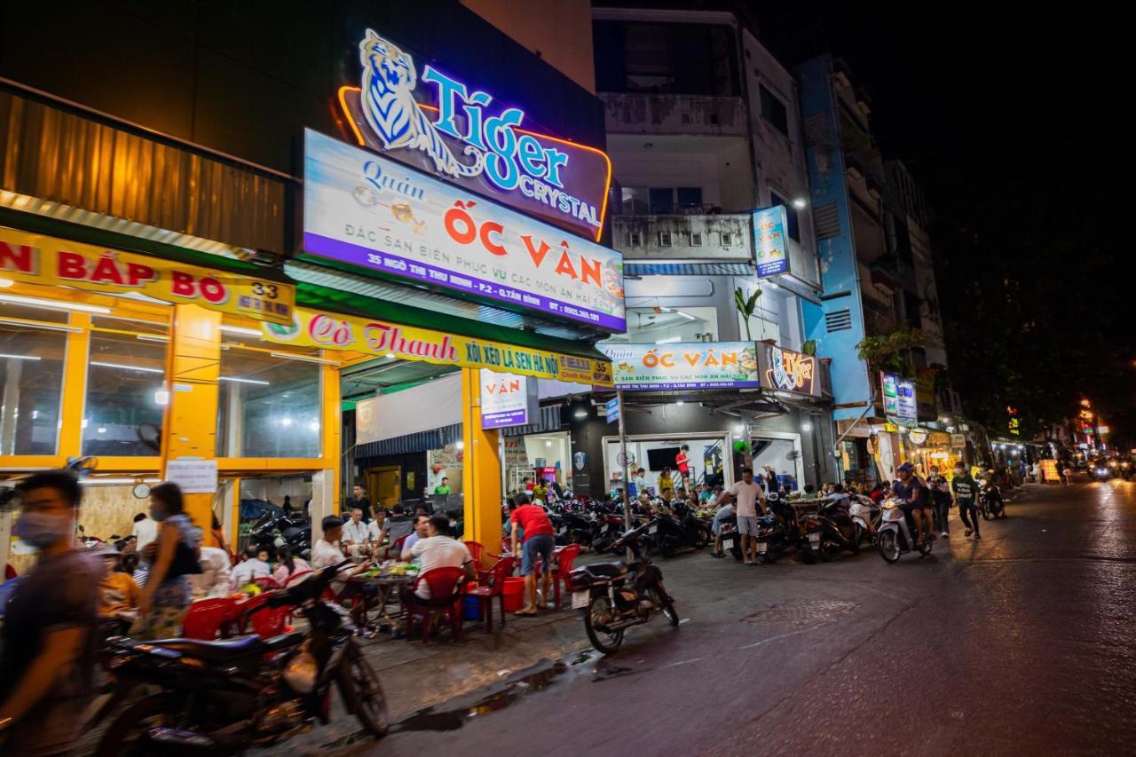 Airport Saigon - Gan Am Thuc Dem Cho Pham Hotel Bandar Ho Chi Minh