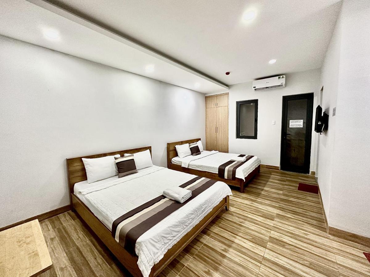Hotel The Jade Near Tan Son Nhat Airport
