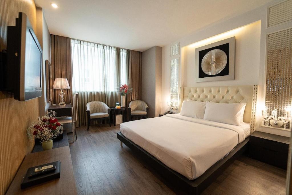 Hotel The White 8a Thai Lung Ho Chi Minh City