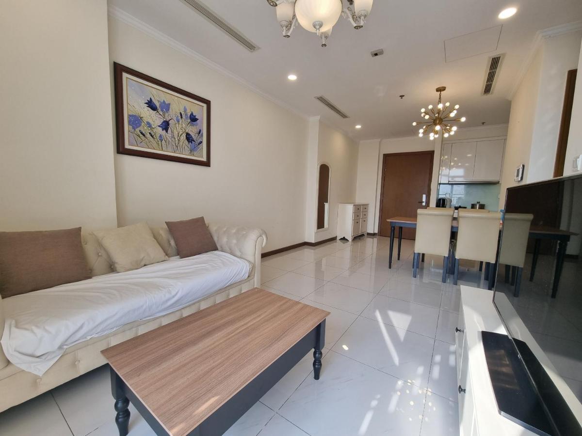 Cao House Saigon - Vinhomes Park Apartment *