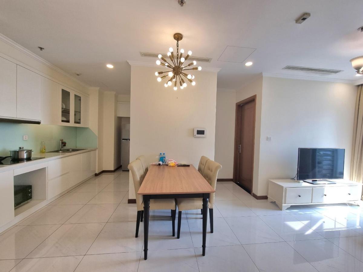 Apartment Cao House Saigon - Vinhomes Park