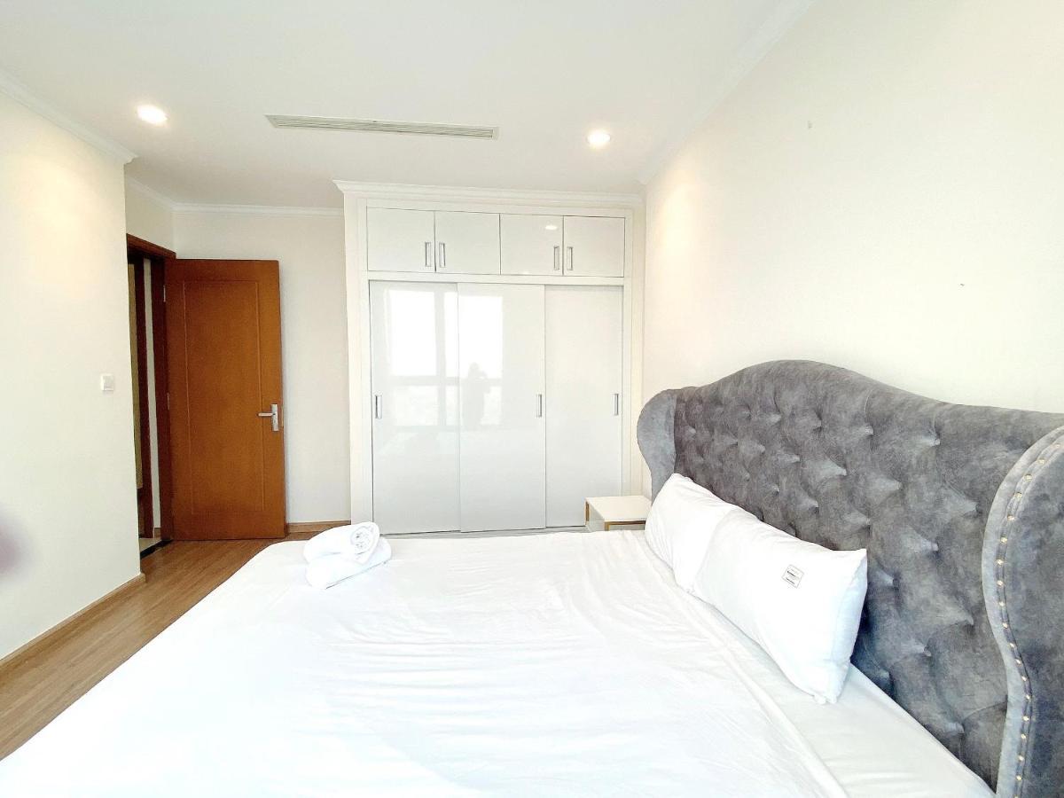Apartment Cao House Saigon - Vinhomes Park Ho Chi Minh City