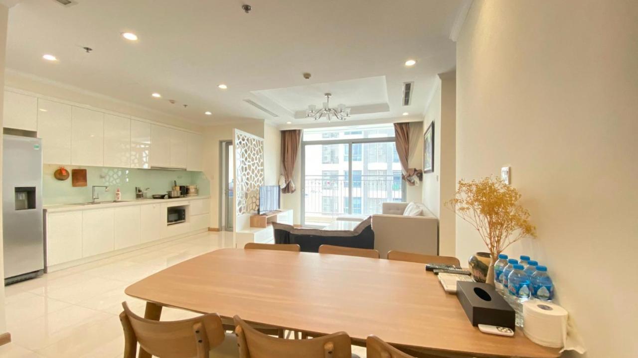 Apartment Cao House Saigon - Vinhomes Park