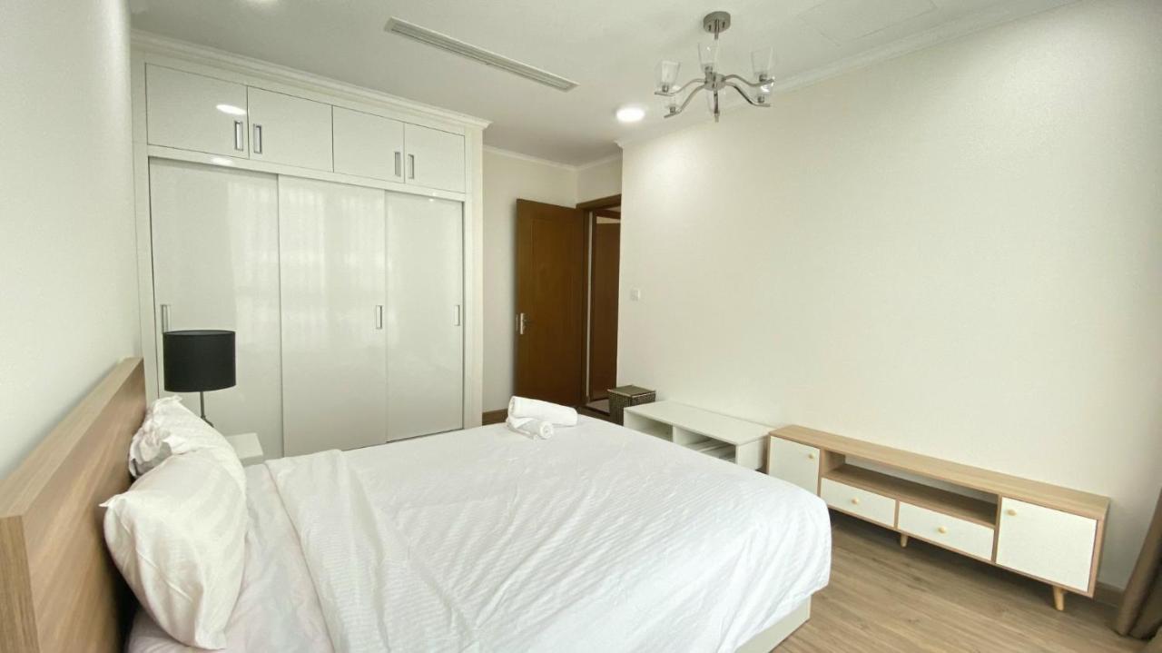 Cao House Saigon - Vinhomes Park