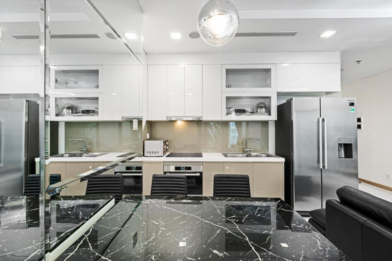 Cao House Saigon - Vinhomes Park * Ho Chi Minh City
