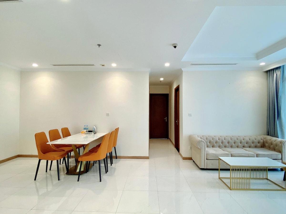 Cao House Saigon - Vinhomes Park Apartment *