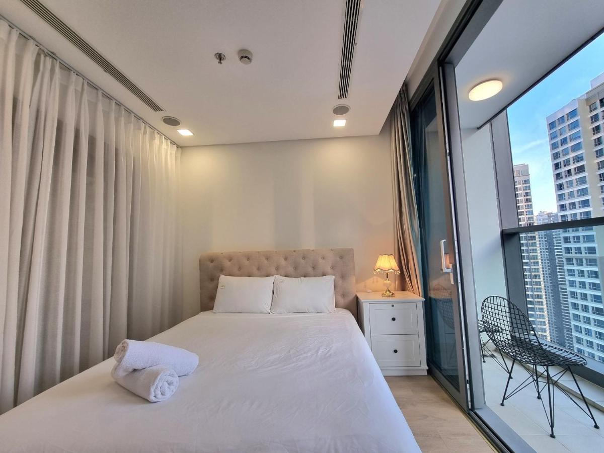 Apartment Cao House Saigon - Vinhomes Park