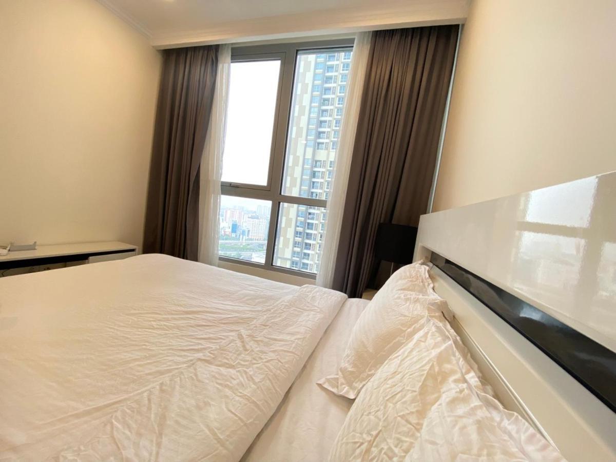 Apartment Cao House Saigon - Vinhomes Park