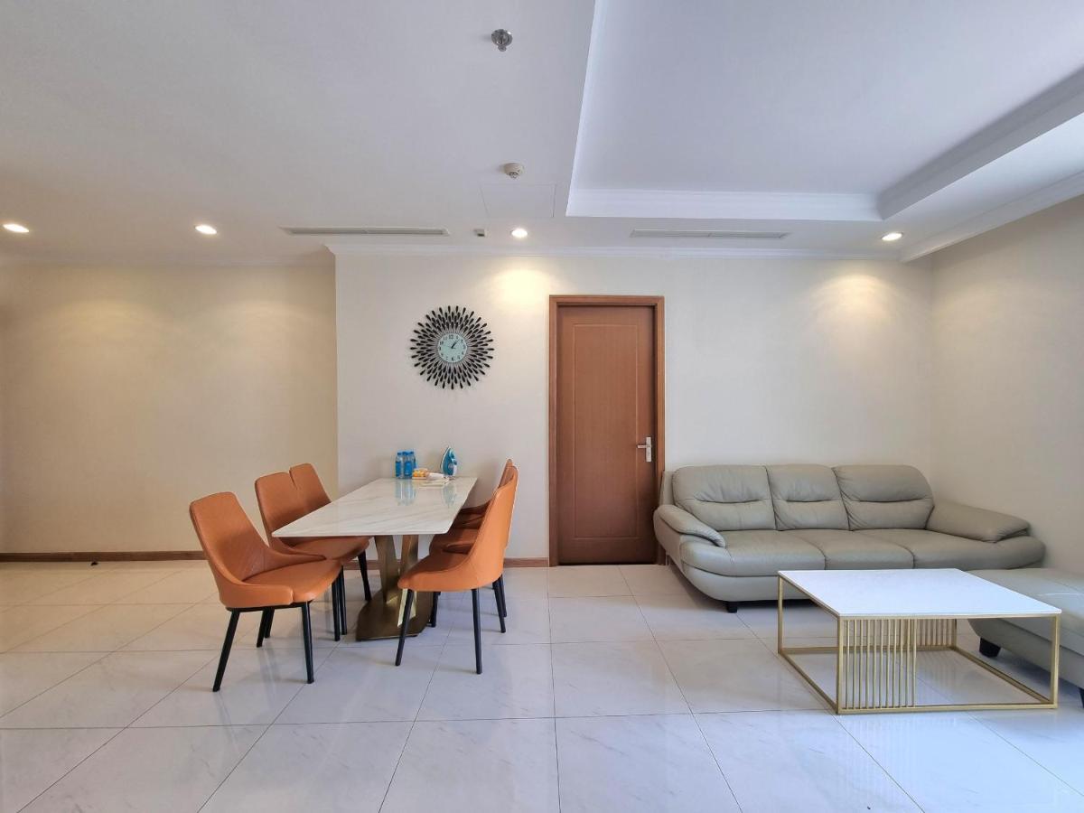 Cao House Saigon - Vinhomes Park Apartment