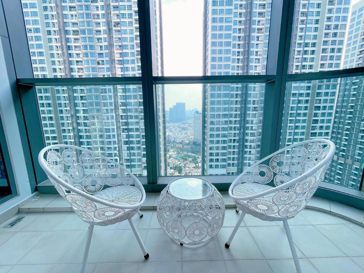 Cao House Saigon - Vinhomes Park Apartment *