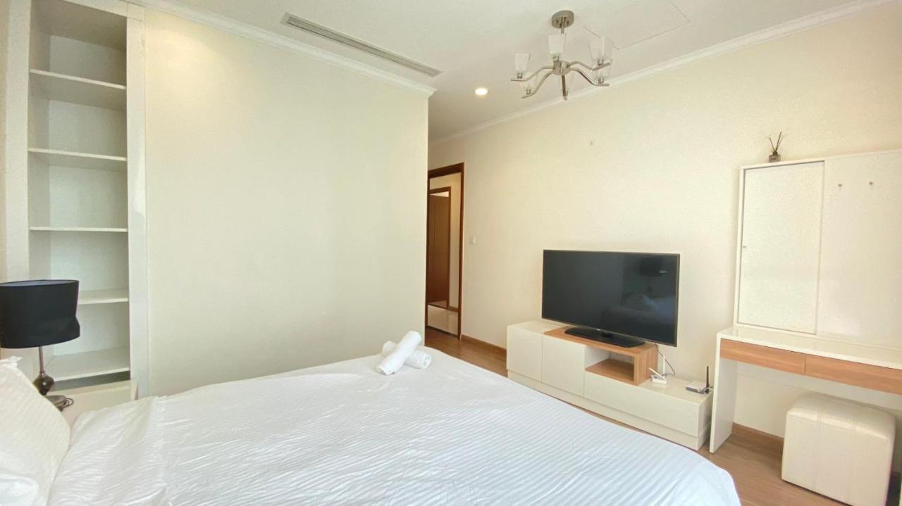 Cao House Saigon - Vinhomes Park Apartment Ho Chi Minh City