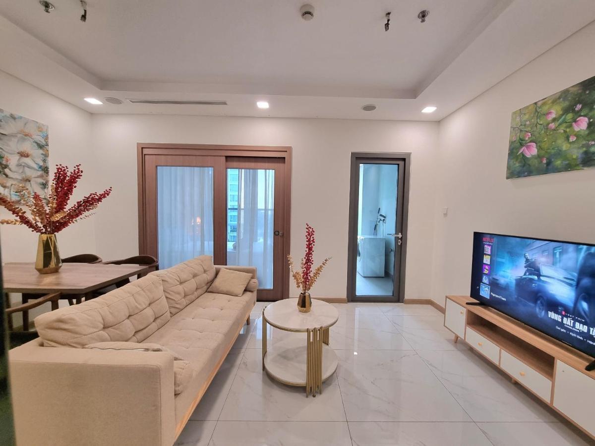 Cao House Saigon - Vinhomes Park Apartment Ho Chi Minh City