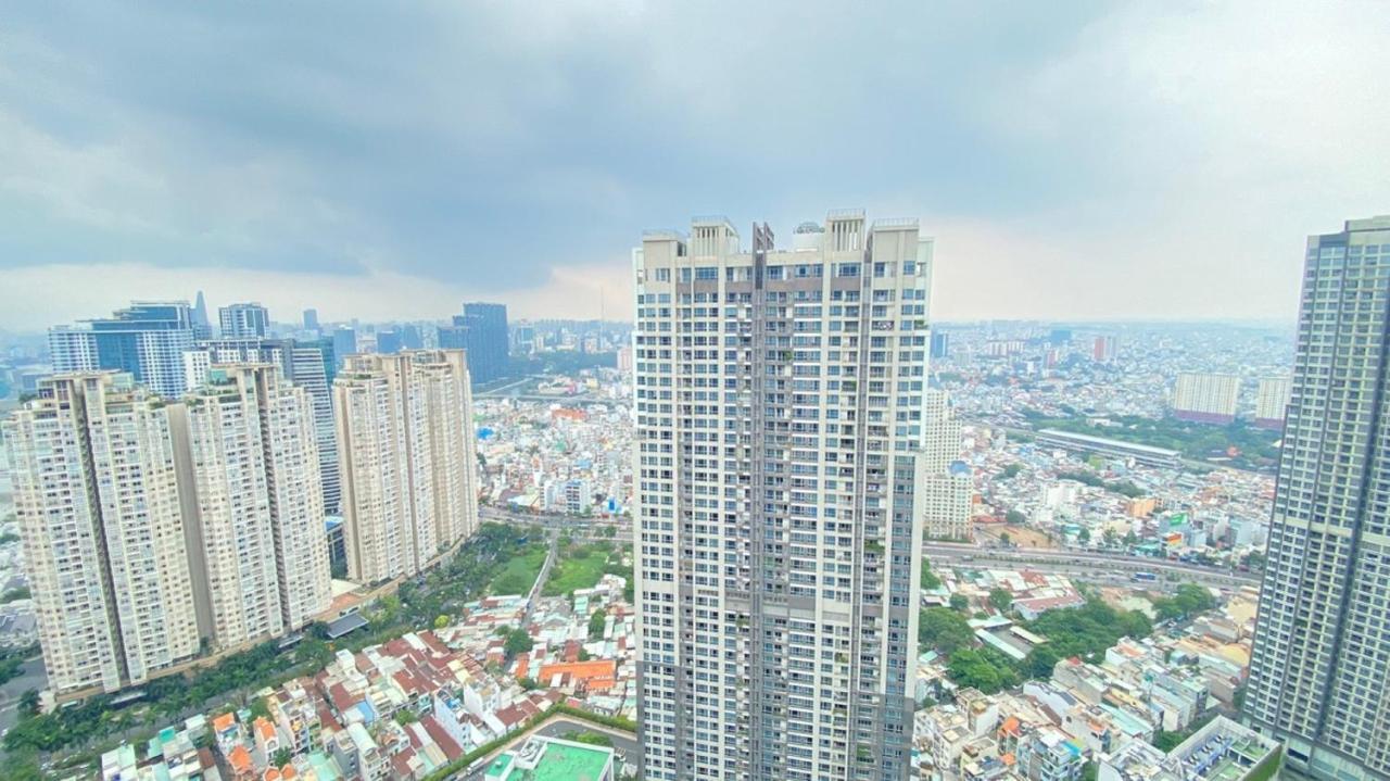 Cao House Saigon - Vinhomes Park