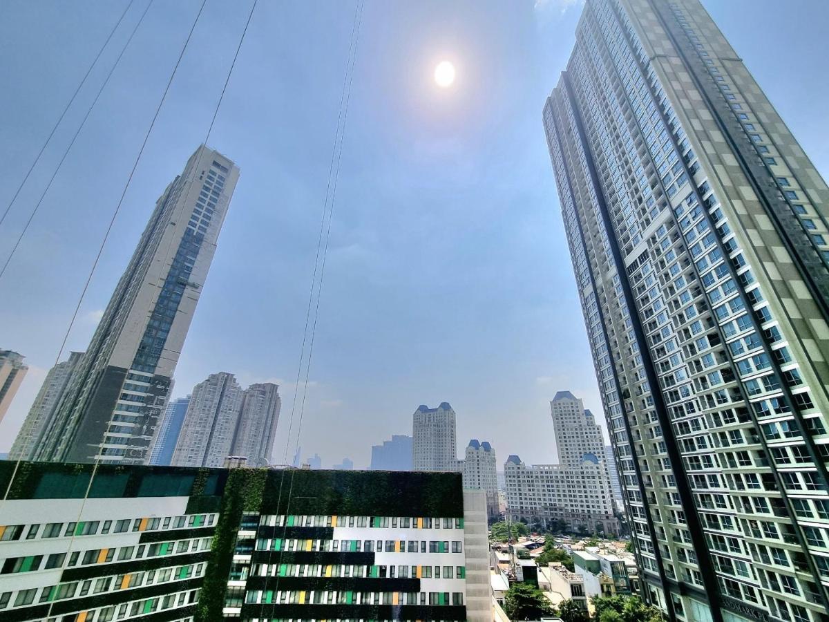 Cao House Saigon - Vinhomes Park * Ho Chi Minh City