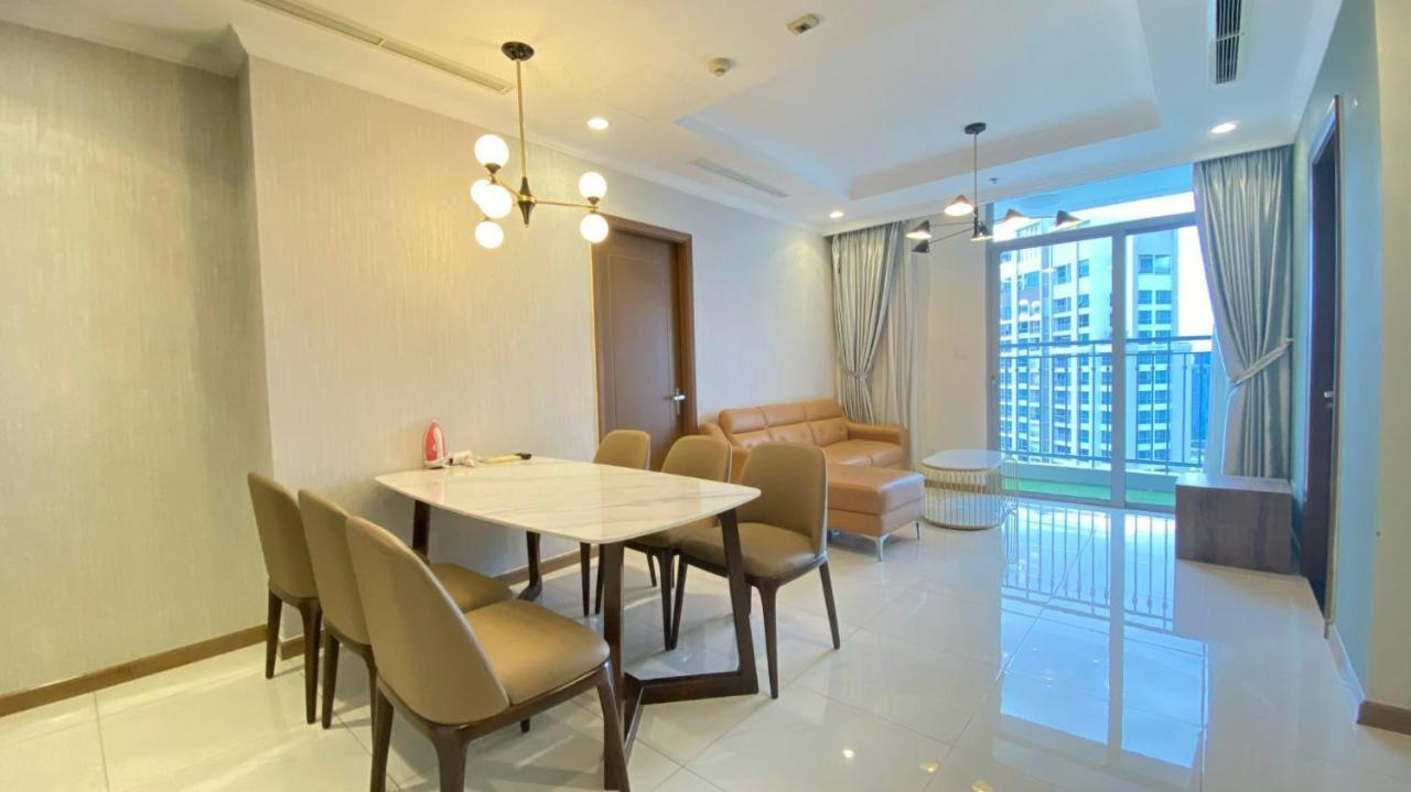 Cao House Saigon - Vinhomes Park Apartment
