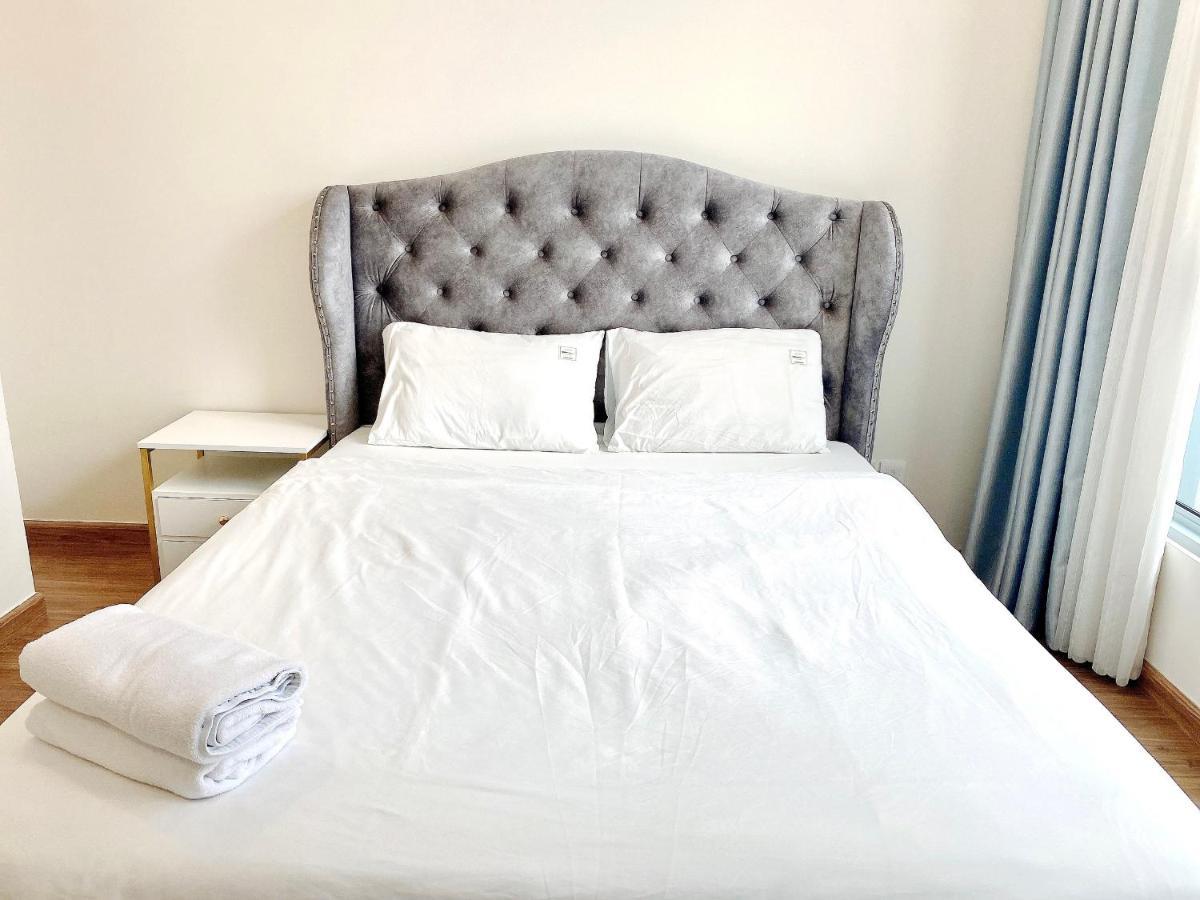Cao House Saigon - Vinhomes Park *