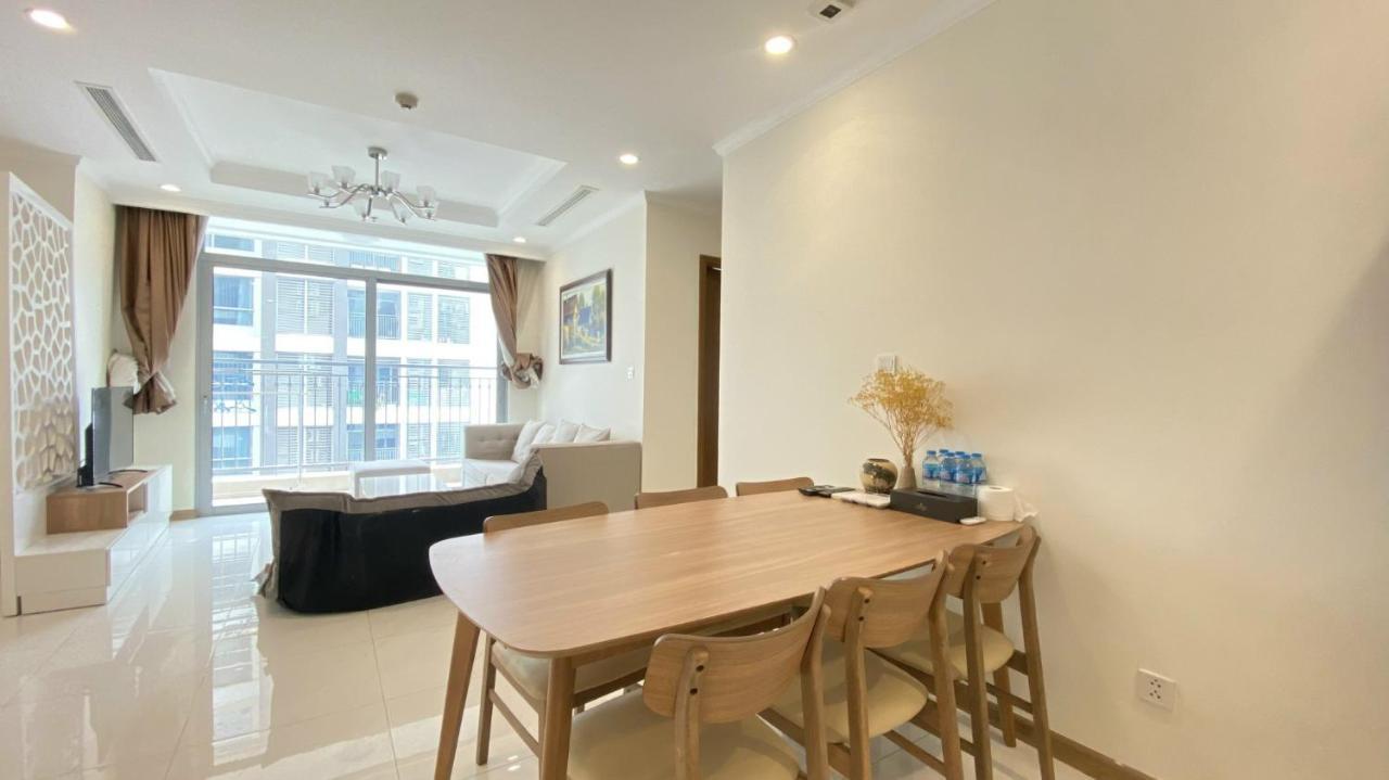 Cao House Saigon - Vinhomes Park