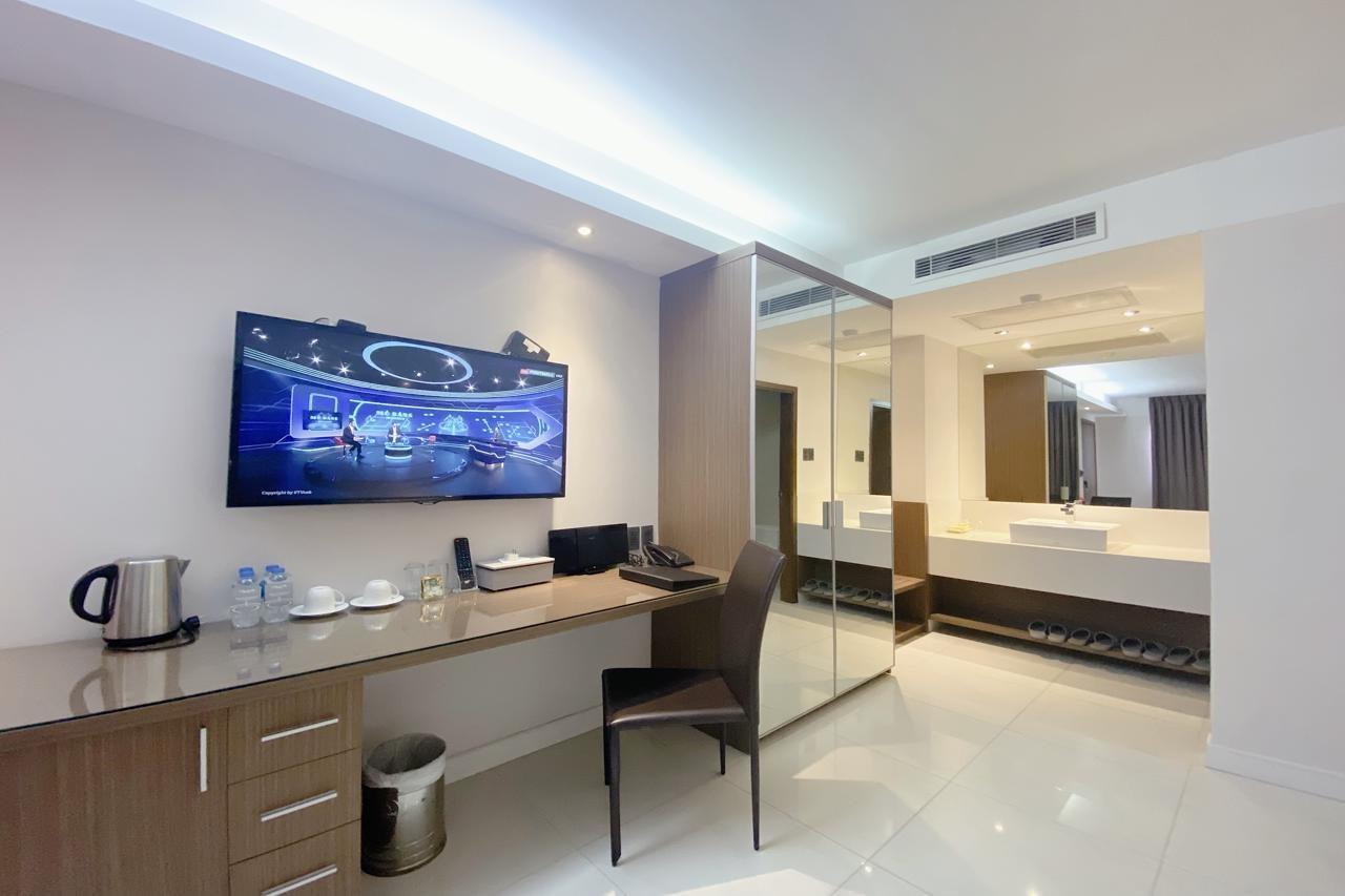 Khách sạn The Luxe