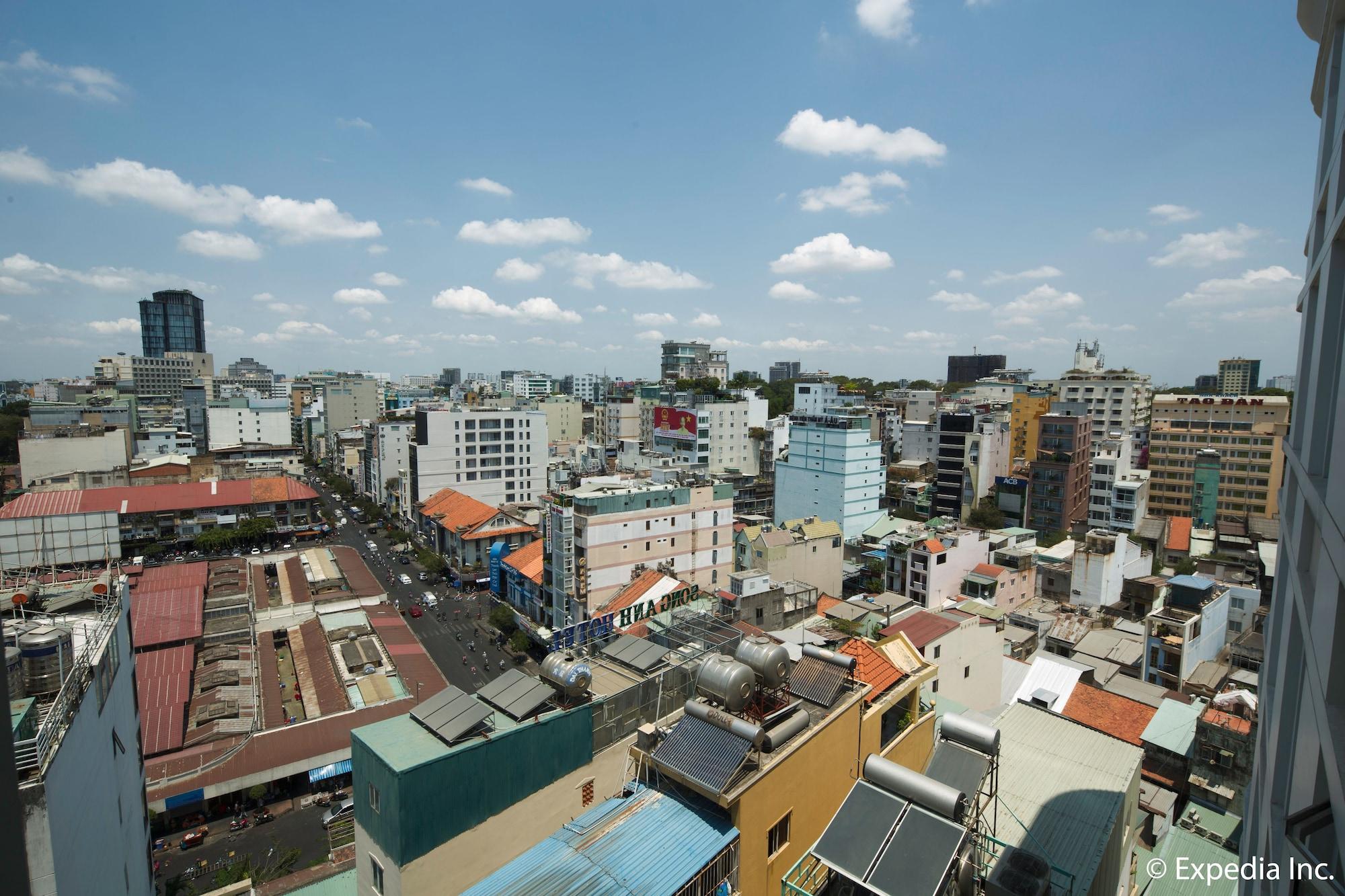 Liberty Saigon Centre Hotel 4*