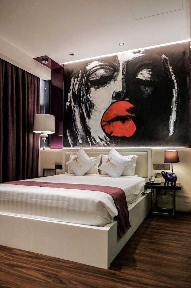 Signature Boutique Hotel 3*