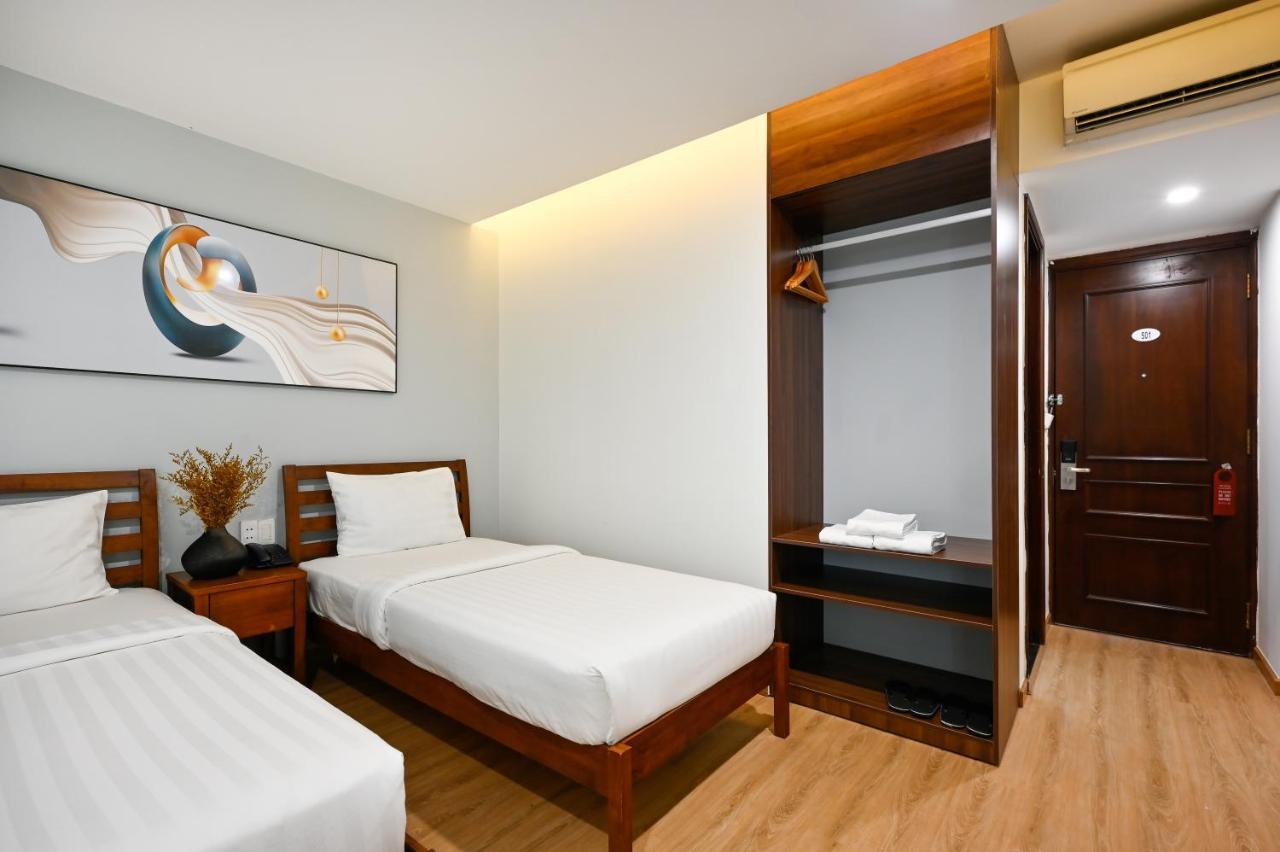 Pearl Hotel- Near Nguyen Hue Street