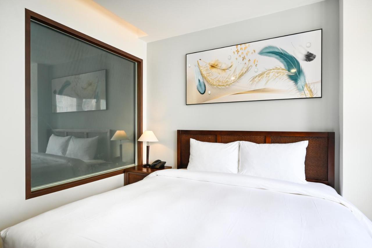 Pearl Hotel- Near Nguyen Hue Street 3*