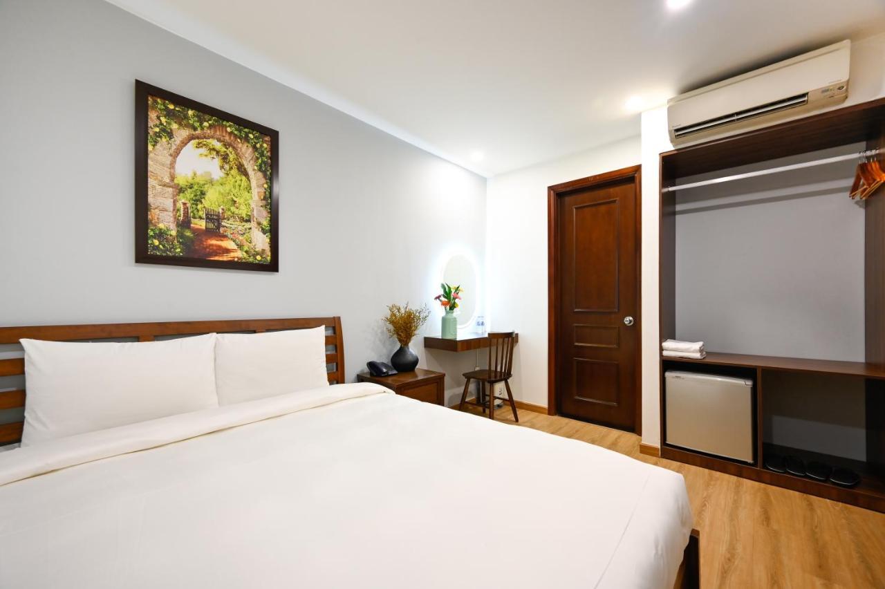 Pearl Hotel- Near Nguyen Hue Street Hotel 3*