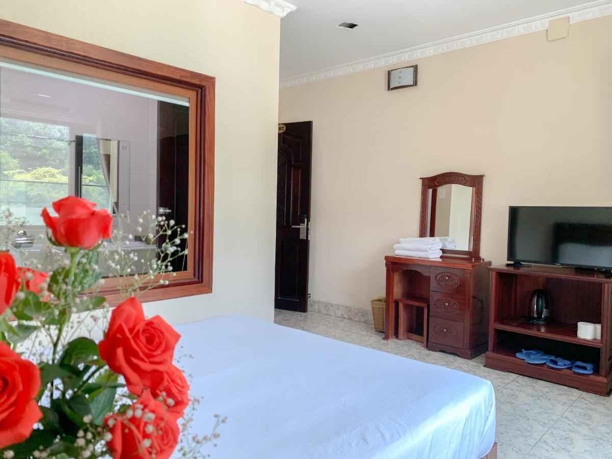 Khách sạn Red Sun Airport Saigon 3*