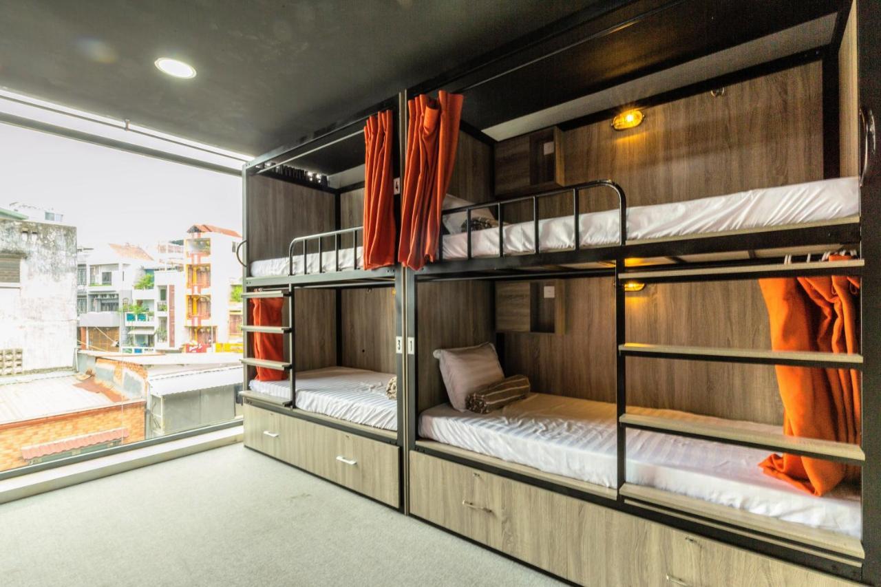 Base Backpackers Bandar Ho Chi Minh