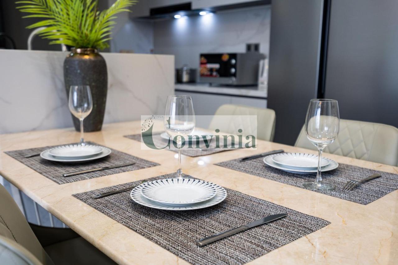 Convinia Luxury The Peak Midtown 5*