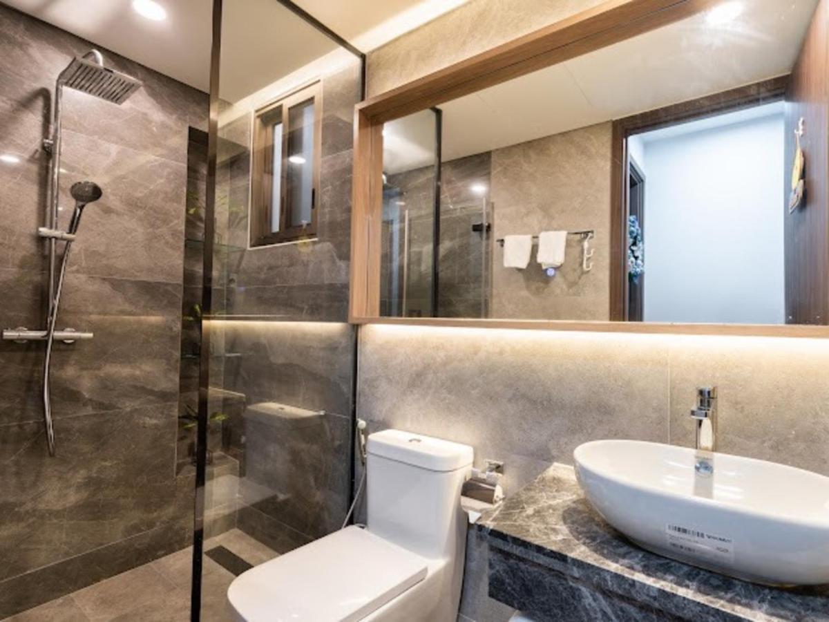 Khách sạn hẻo lánh Lalana *