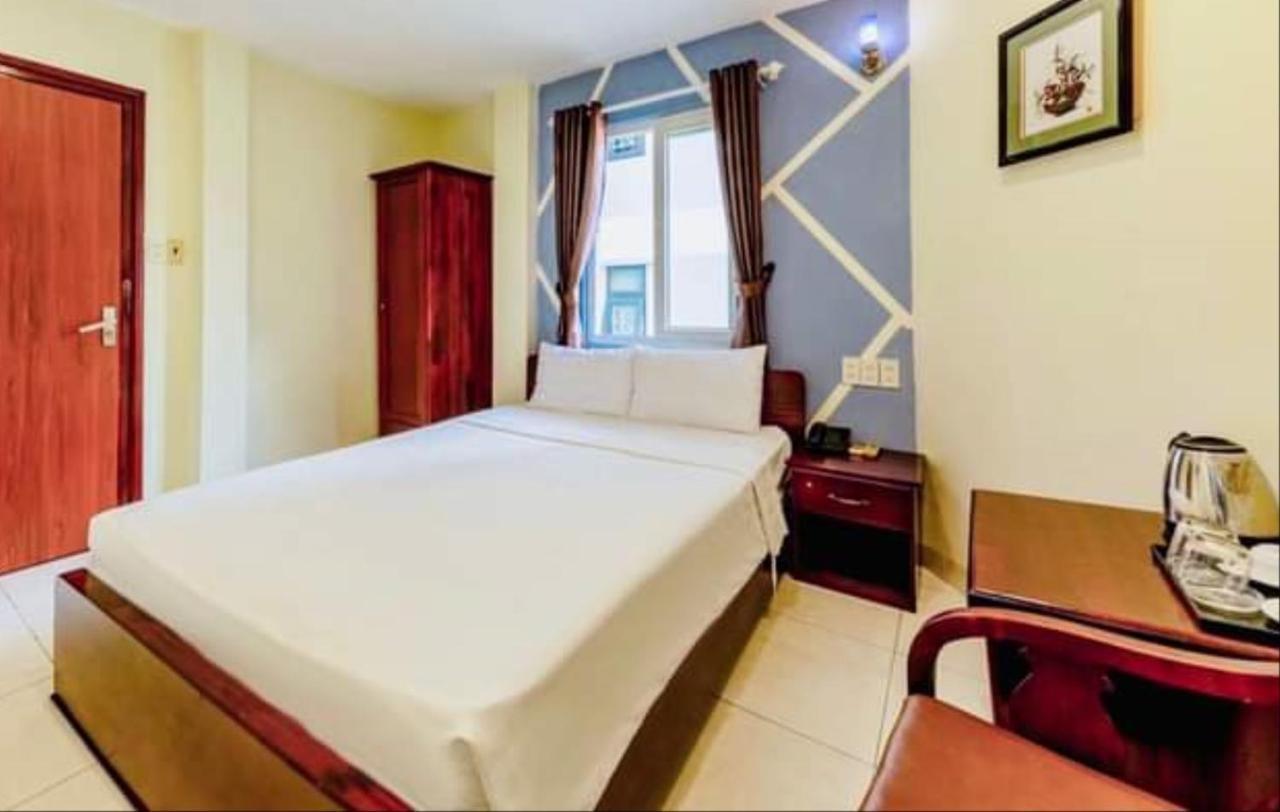 Dinh Dinh Saigon Airport Hotel-74a Giai Phong 2*