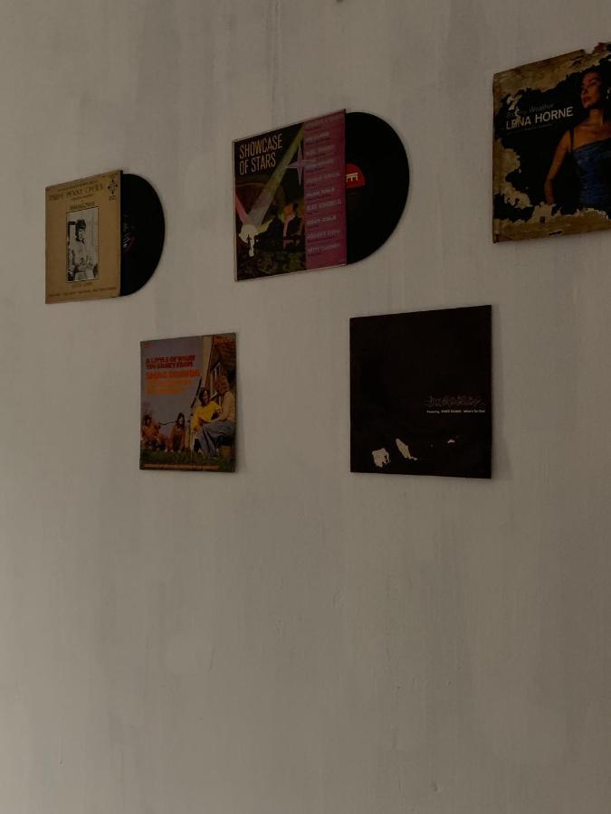 Rumah tetamu The Vinyl