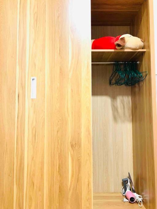 Q7 Riverside 2 Bed W River-view, Netflix & Pool Căn hộ