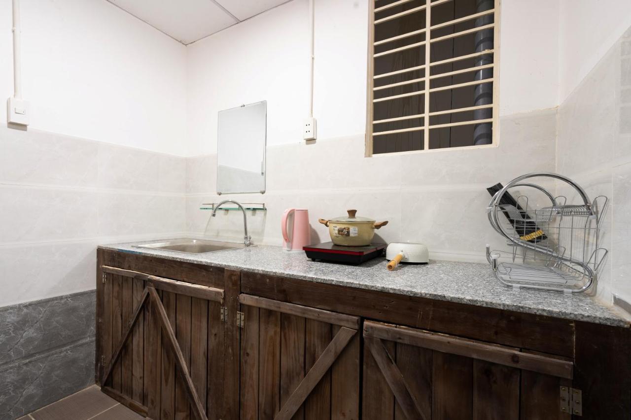 Apartment Rustic Tropical In Dist1 *