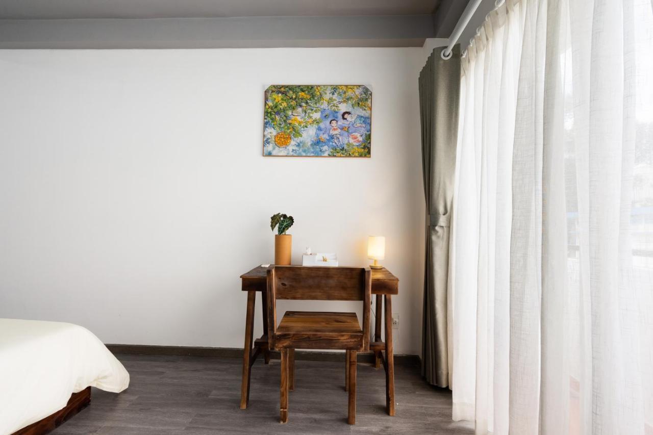 Rustic Tropical In Dist1