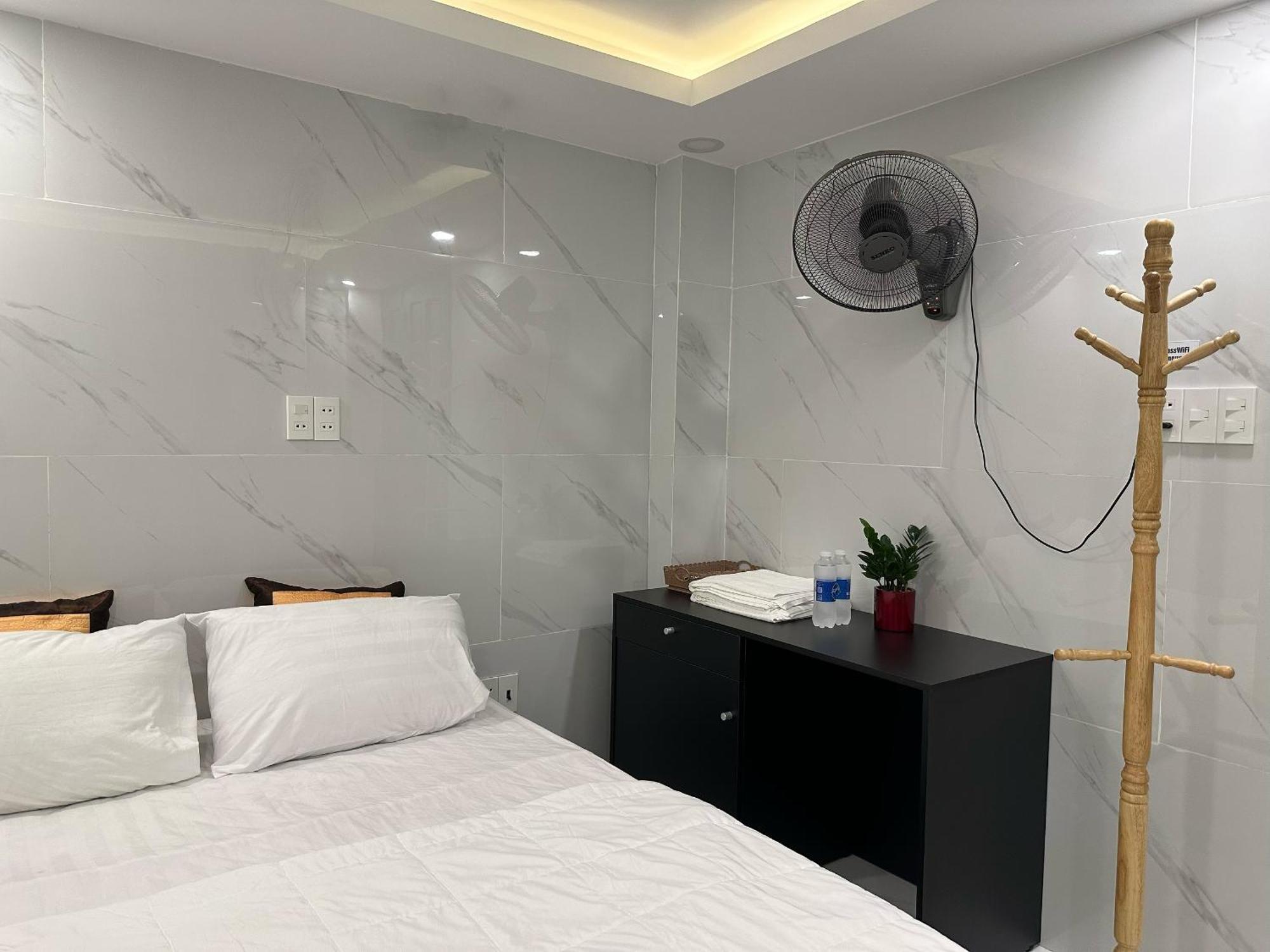 Khách sạn Hotel Victoria