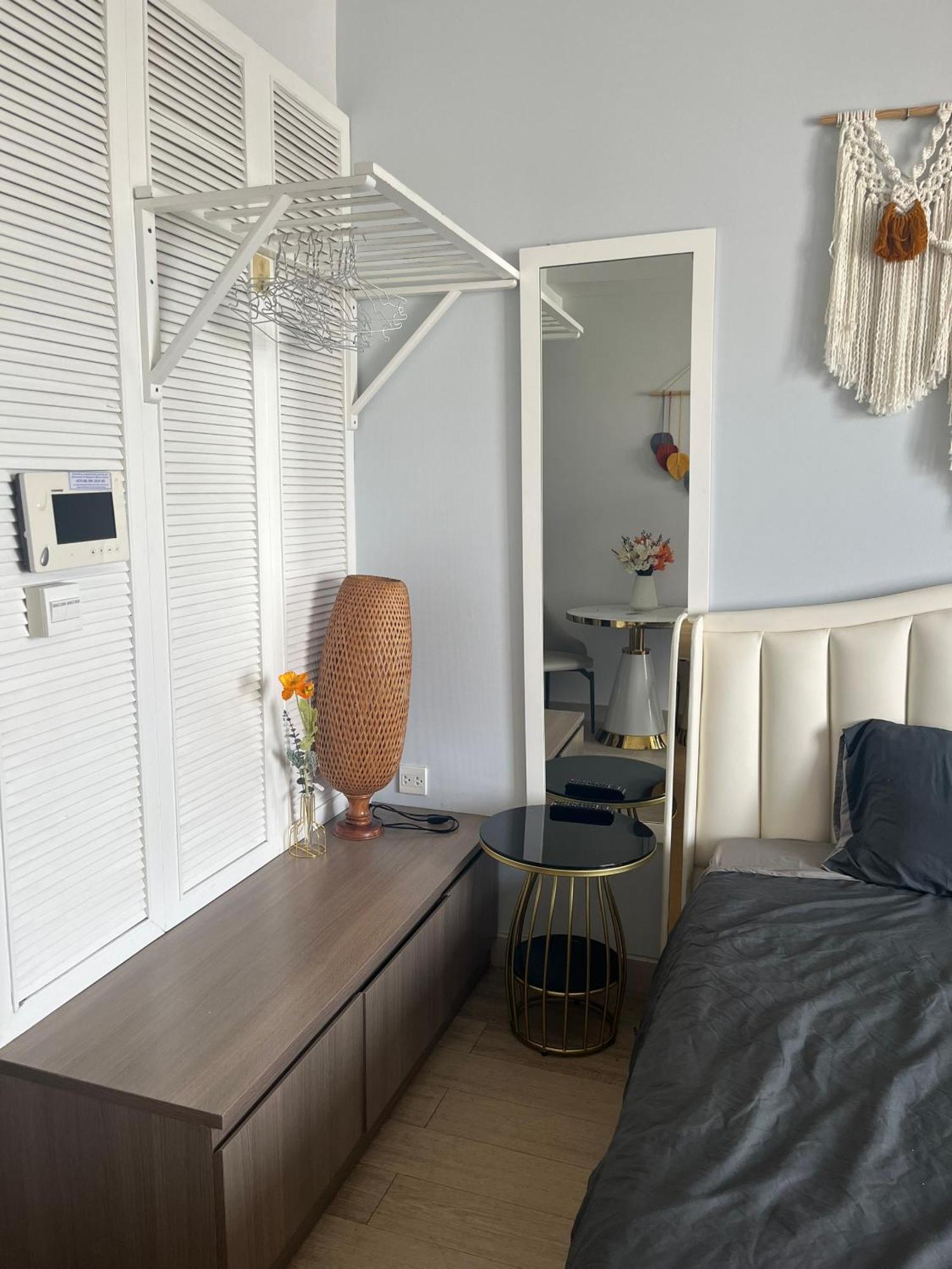 Double E Saigon In Rivergate Building Apartment