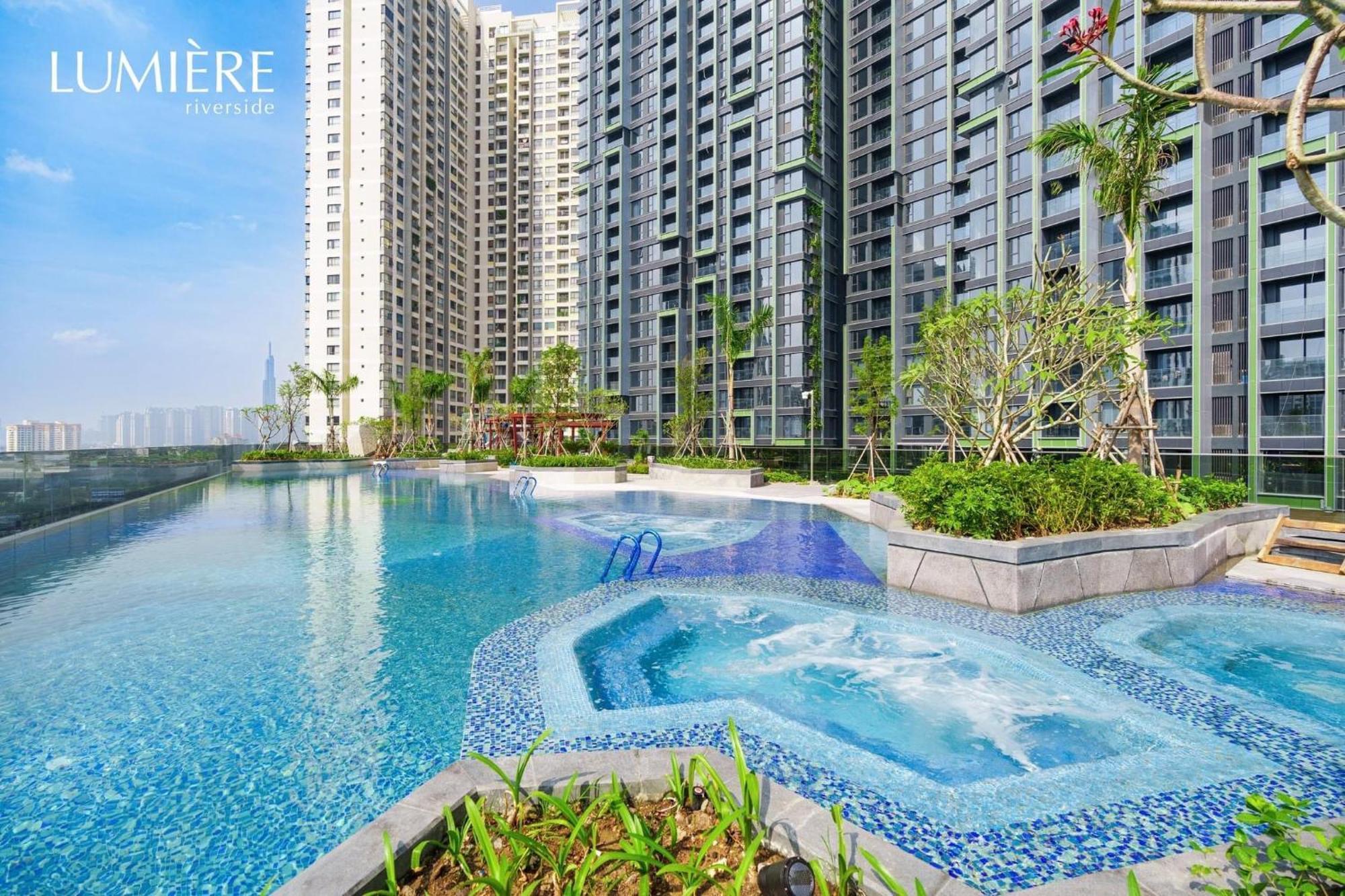 Nu In Lumiere Riverside - Distric 2 *