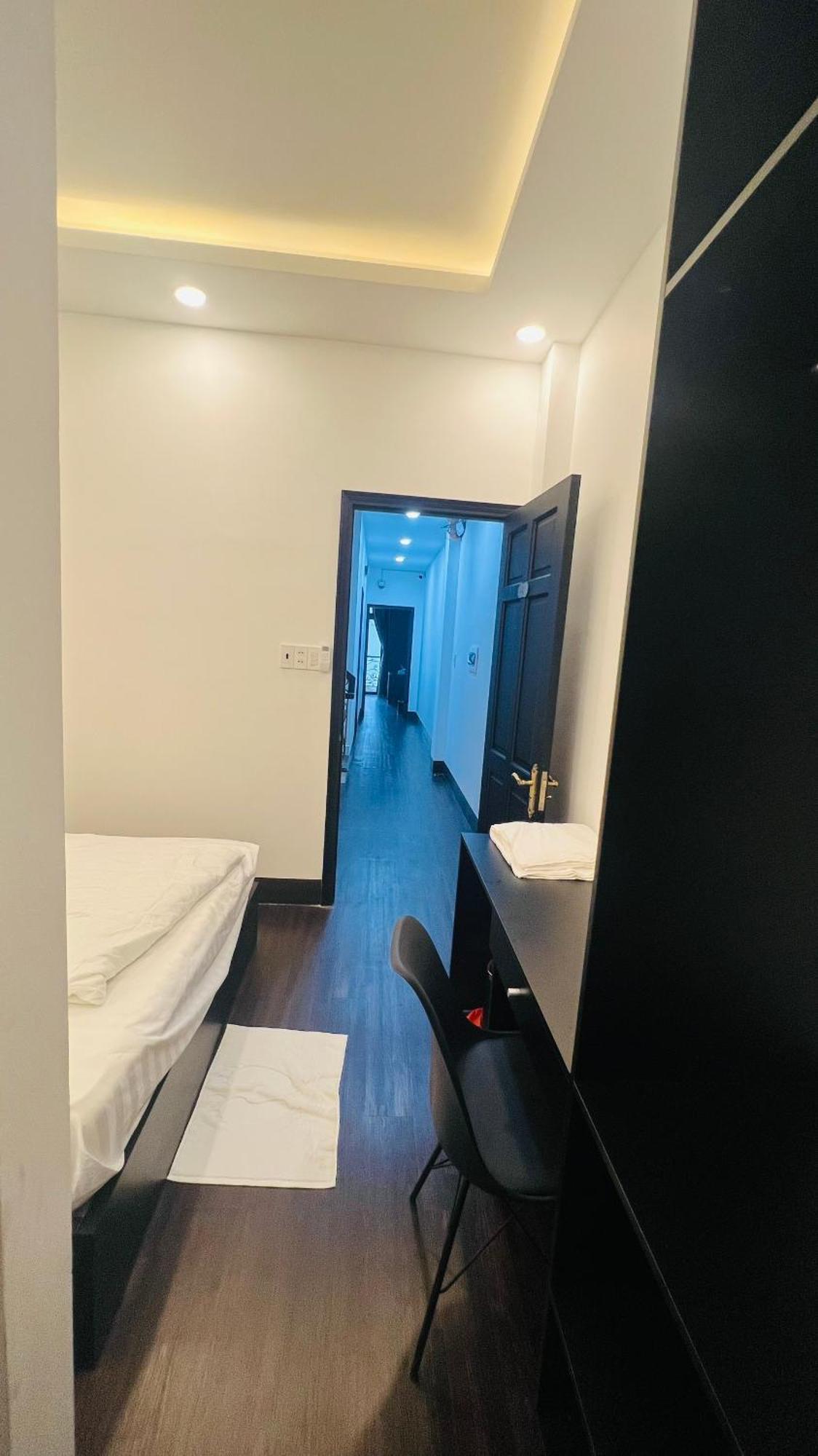 Khách sạn Hotel Victoria