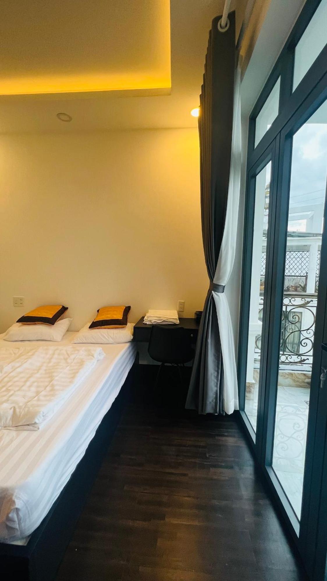 Khách sạn Hotel Victoria TP. Hồ Chí Minh