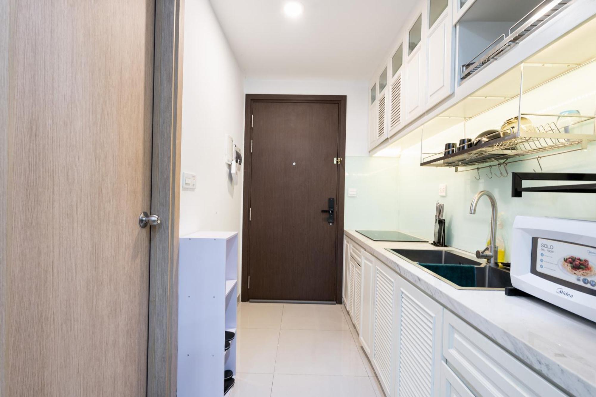 With Me Saigon - Rivergate Apartment